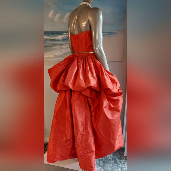 $8,690 OSCAR DE LA RENTA RED SILK DRAPED RUNWAY GOWN US XL - Picture 9 of 16